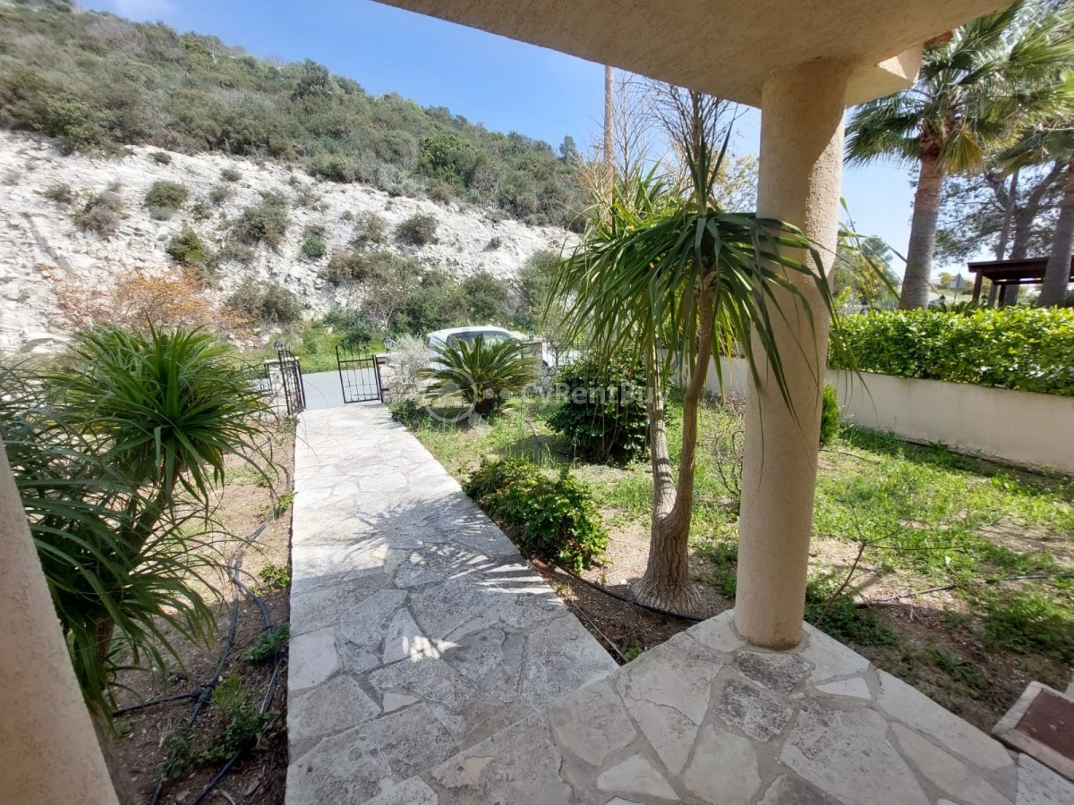 Tala, Paphos Detached Villa For Sale BKS8340